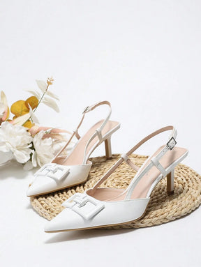 Sapato de Salto Fino Helena Bico Fino 50%OFF