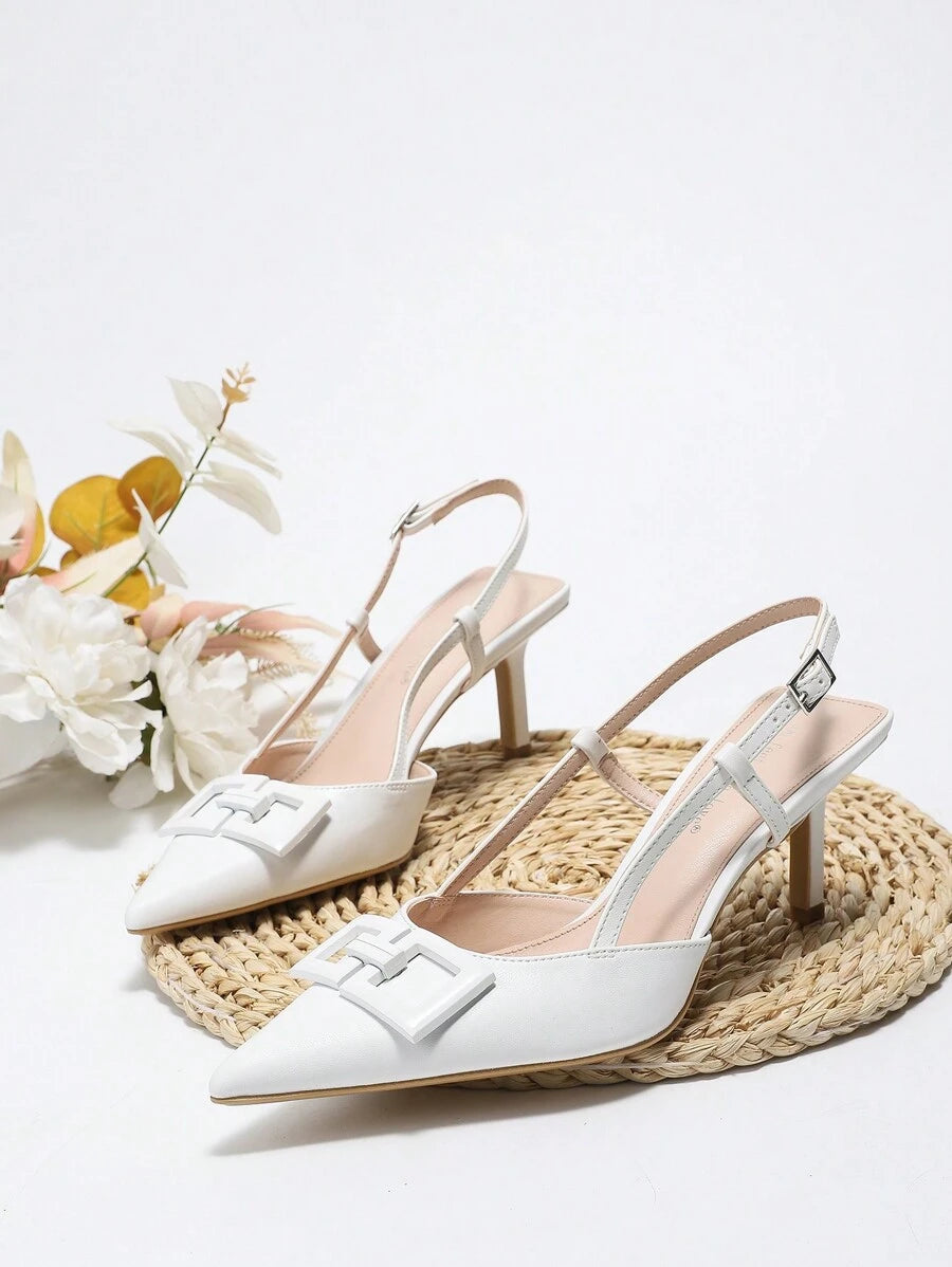Sapato de Salto Fino Helena Bico Fino 50%OFF